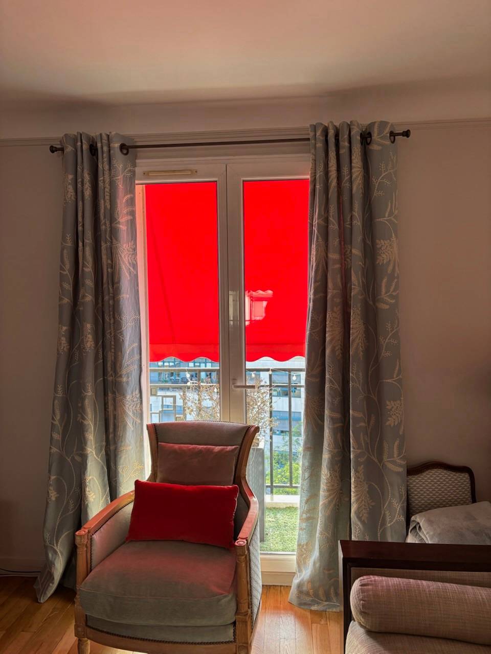 Vends décoration, tapisserie et confection de rideaux optimisation isolation 26 rue Orsel 75018