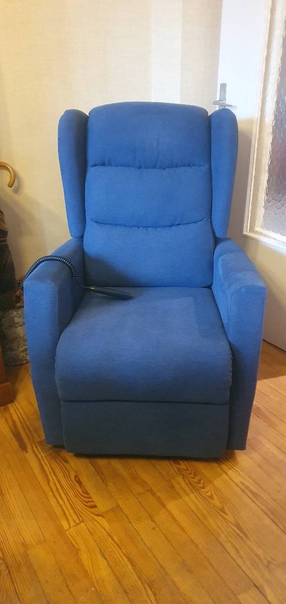 Vends fauteuil releveur électrique