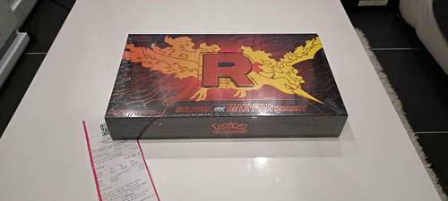 Vends Coffret Collection Ultra Premium Sulfura-ex de la Team Rocket
