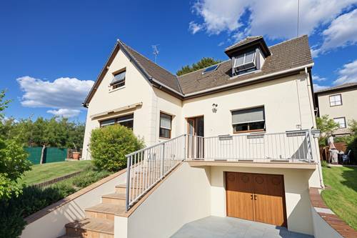 Pavillon proche RER E, écoles et commodités