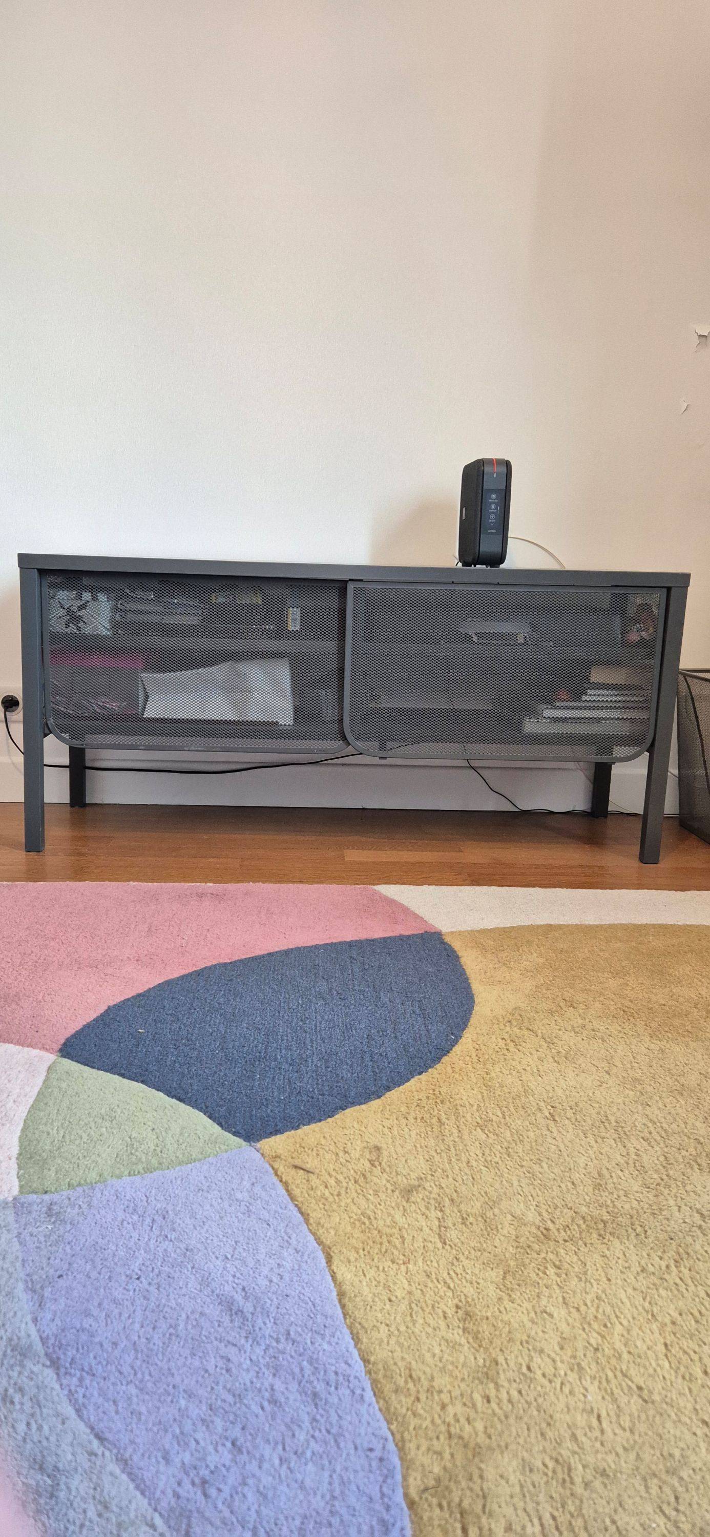 Vends armoire basse / buffet métallique gris