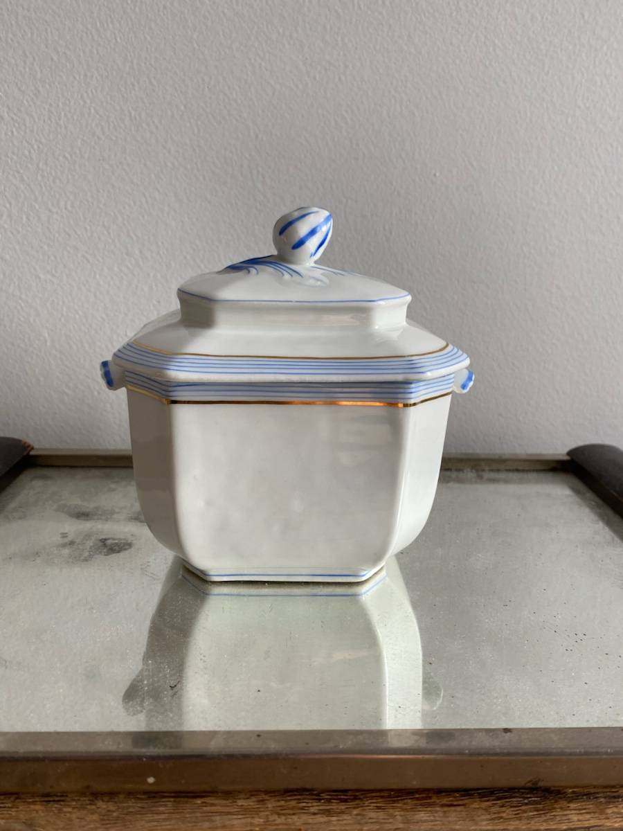 Vends sucrier en porcelaine