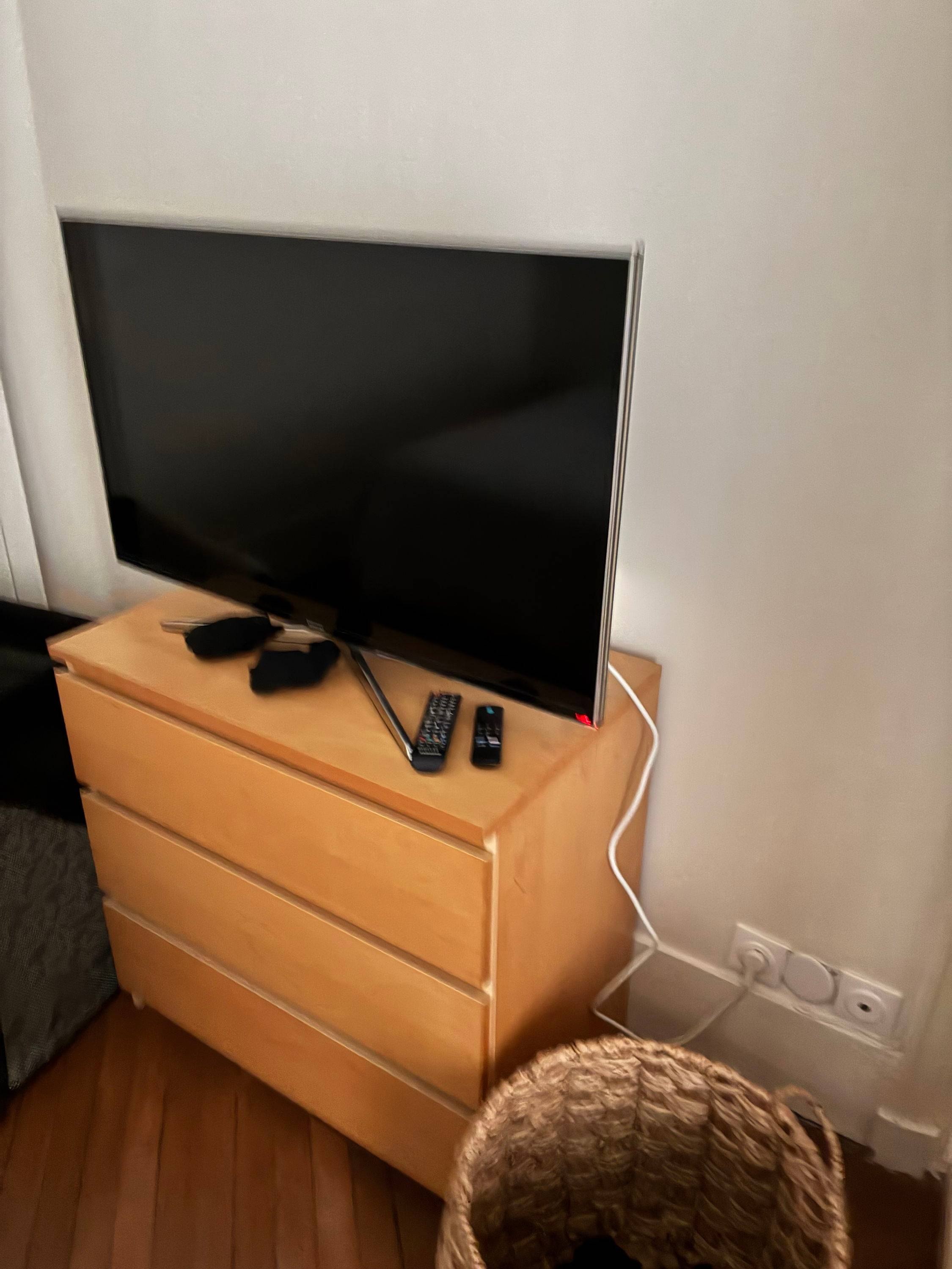 Vends TV Samsung 40" Full HD Smart TV – UE40H6400 en très bon état