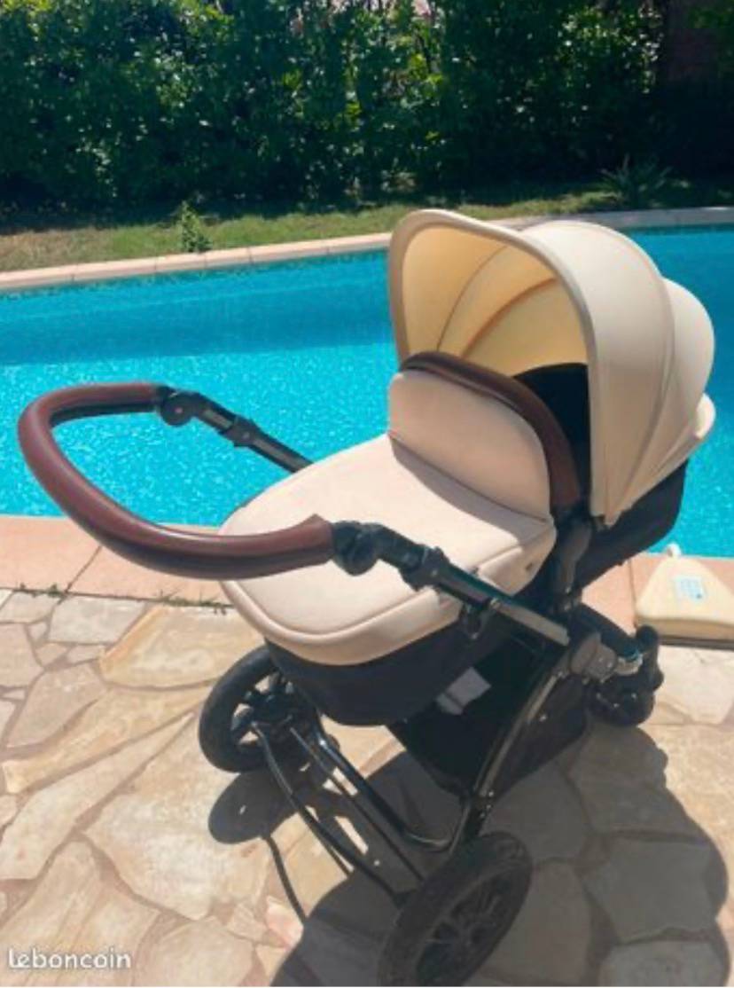 Vends poussette haute performance