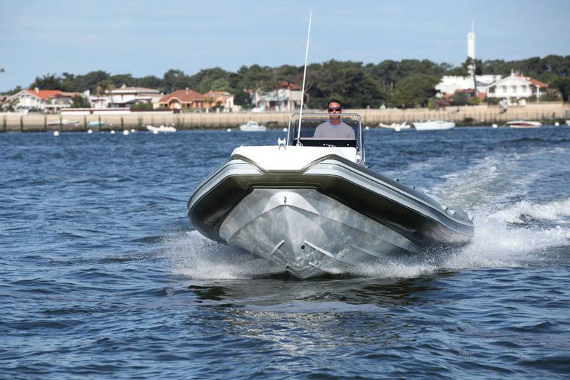 Vends part copropriété bateau NAUTICA SEMI RIGIDE 7,50m avec location place au port de VIGNE