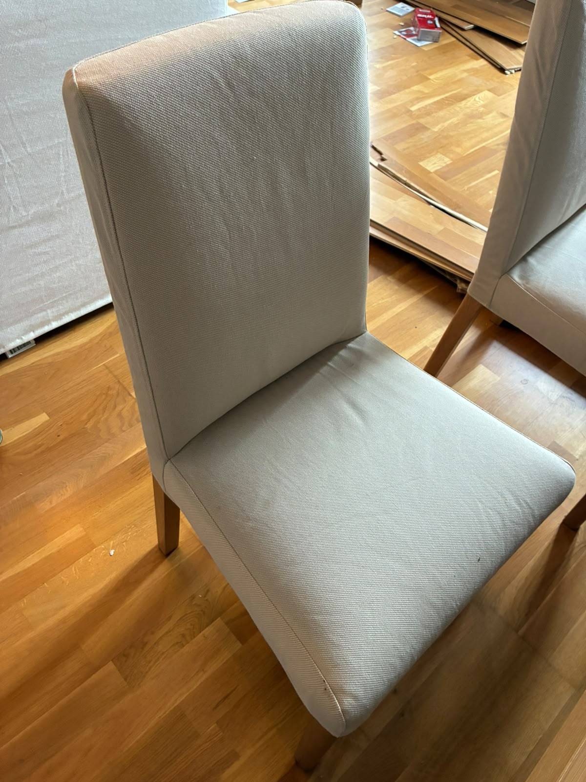 Vends 8 chaises IKEA Henriksdal - housse lin beige, pieds bois - très bon état