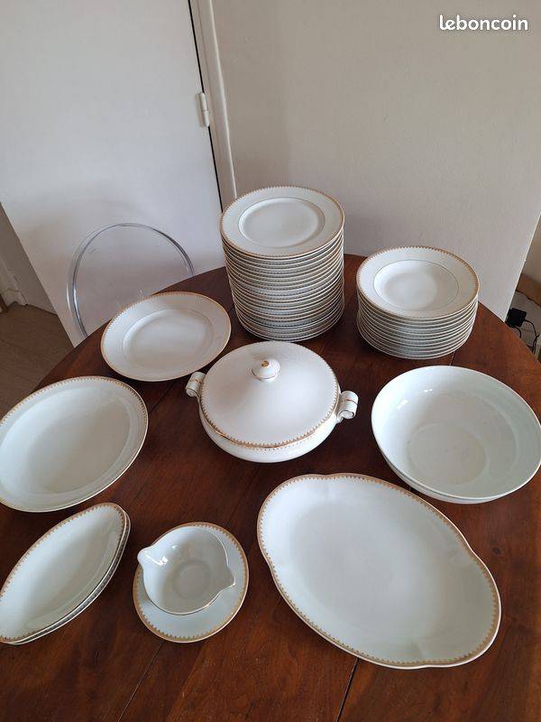 Vends service de table en porcelaine de Limoges