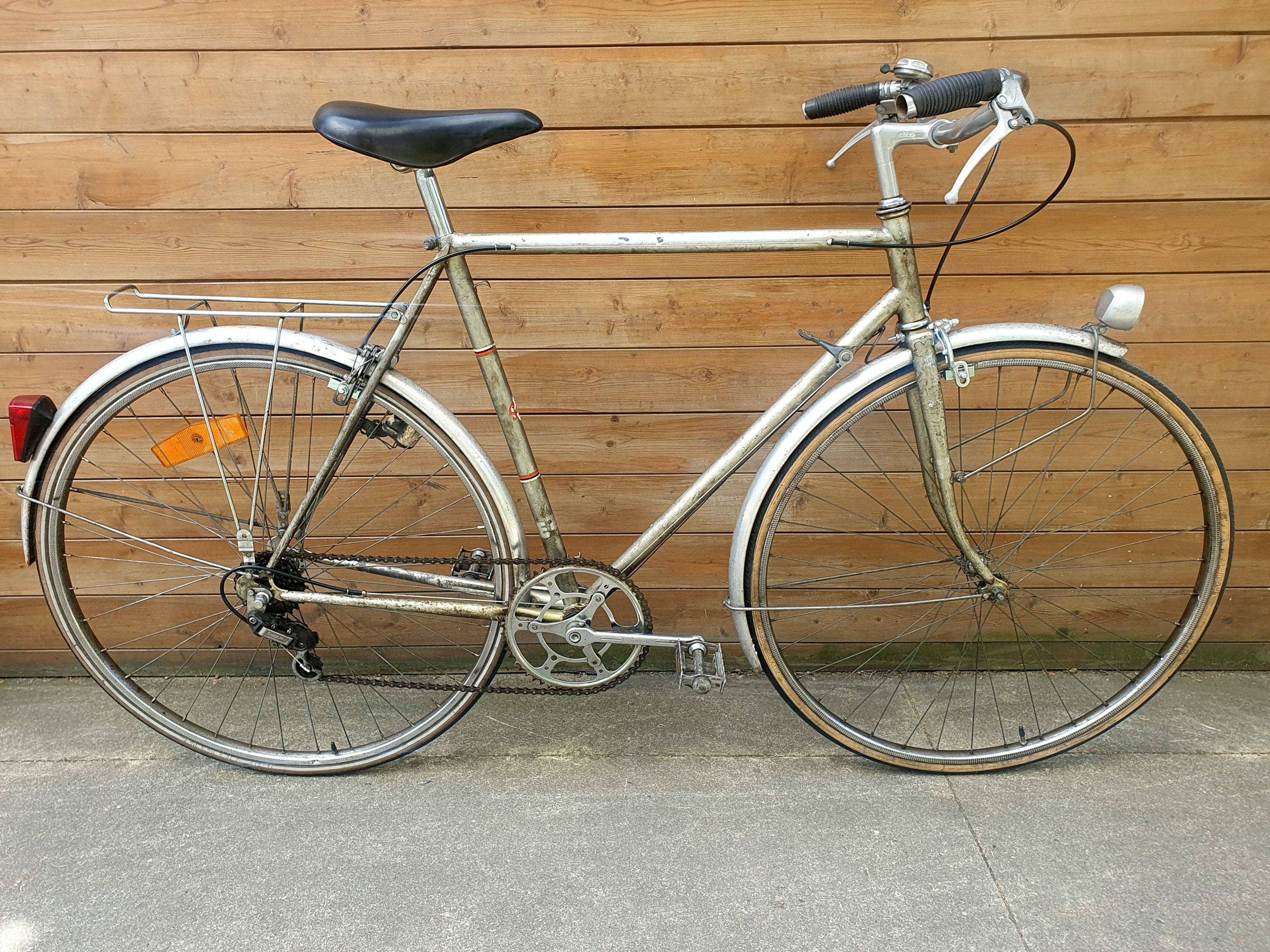 Vends vélo de ville superlux, cadre acier taille M pour 1,75m à 1,84m