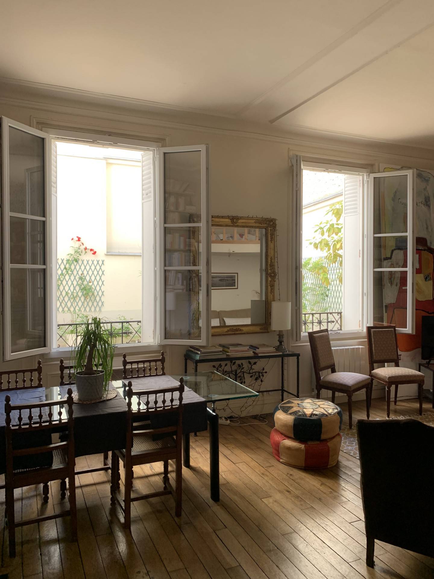 Propose aide pour trouver appartements courts séjours à Paris