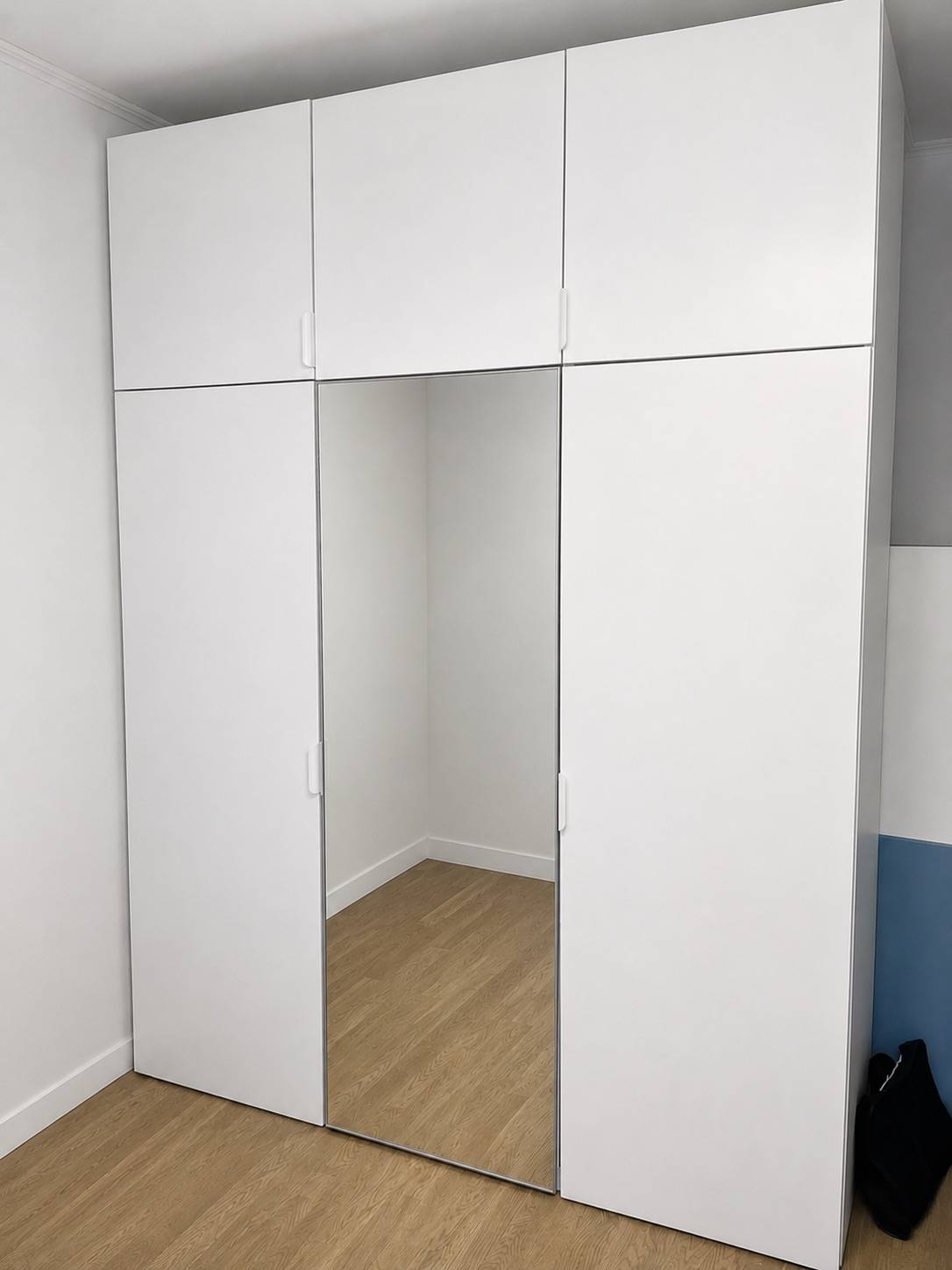 Vends armoire Ikea – 3 colonnes modulables avec miroir – très bon état