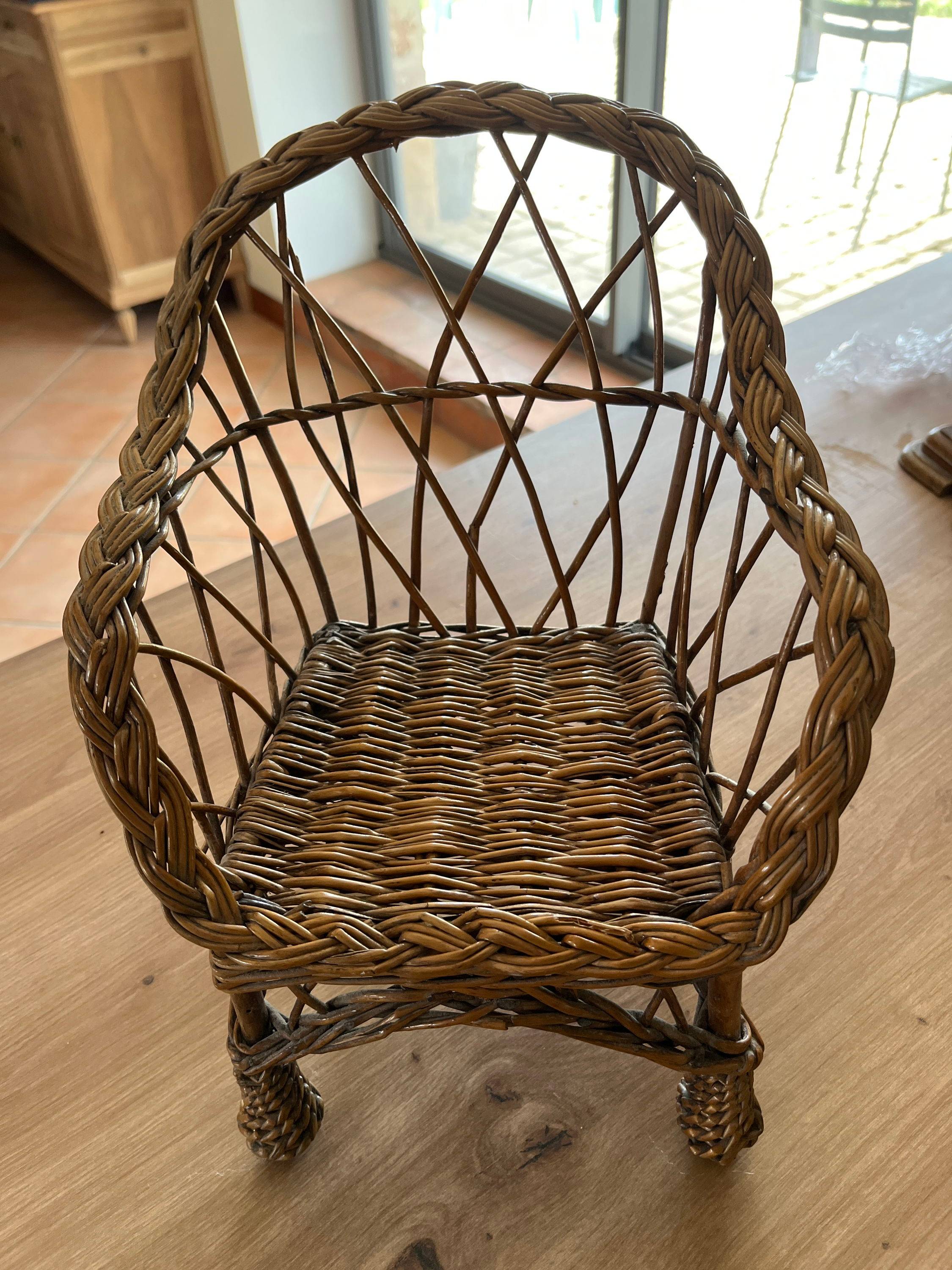 Vends chaise de poupée ancienne