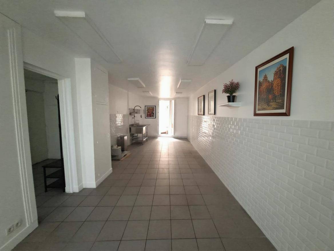 Vends local commercial - 42m² - Jouffroy d’Abbans Paris 17ème