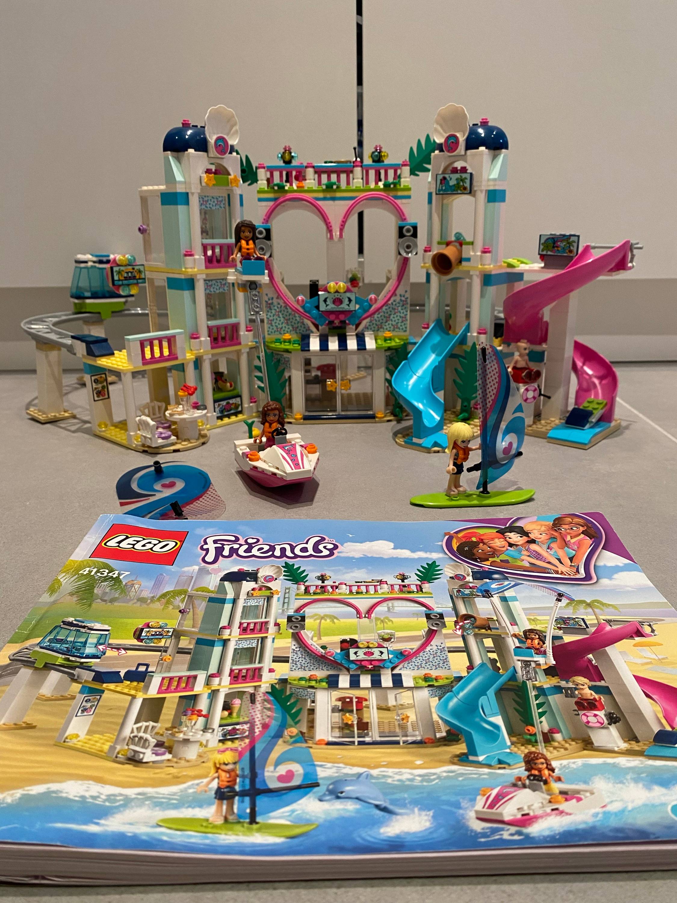 LEGO Friends 41347 - Le complexe hôtelier de Heartlake City