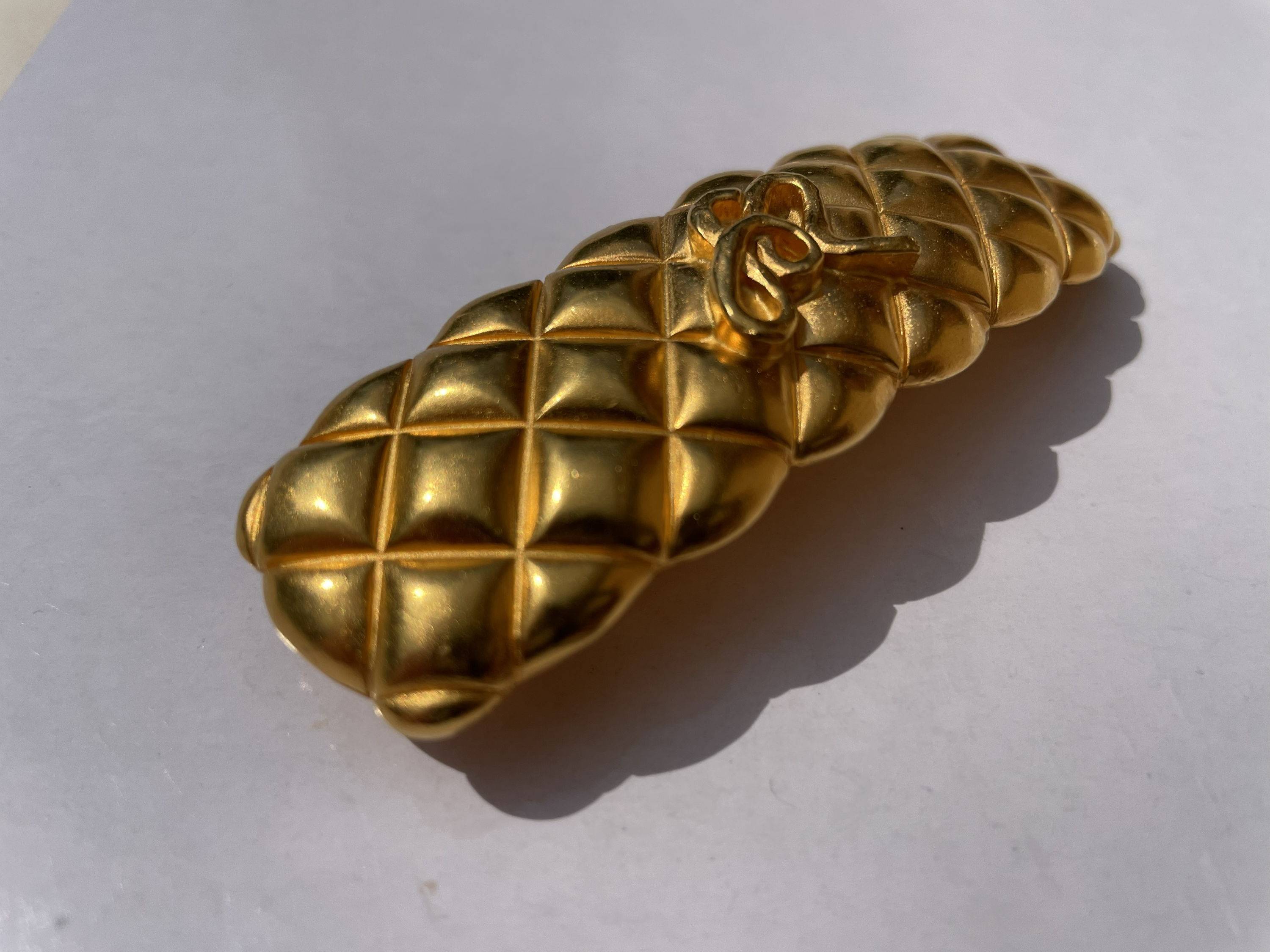 Vends barrette SR doré rectangle bombée matelassée Sonia Rykiel