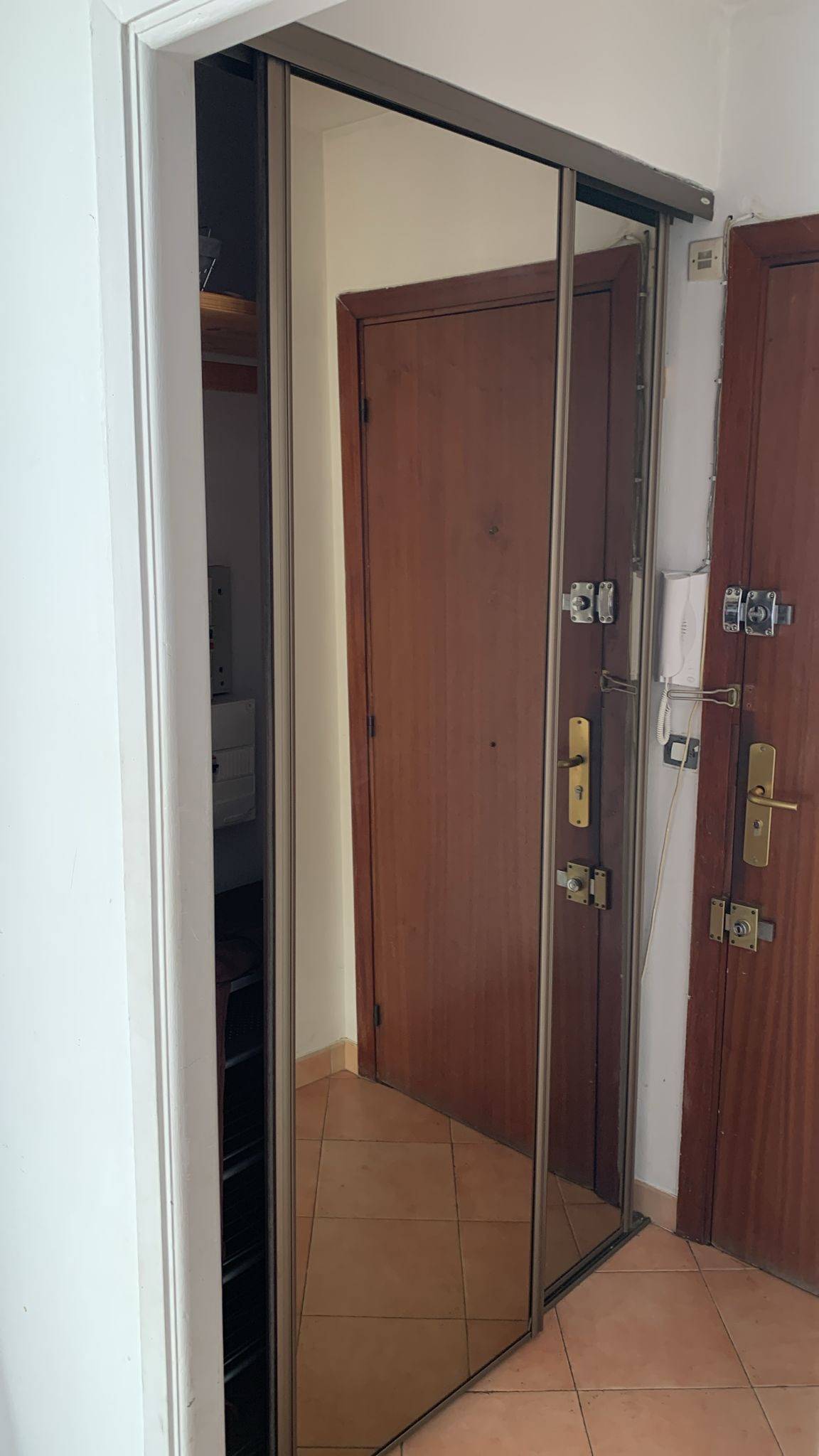Vends Deux portes coulissantes miroir placard 214cmx67cm