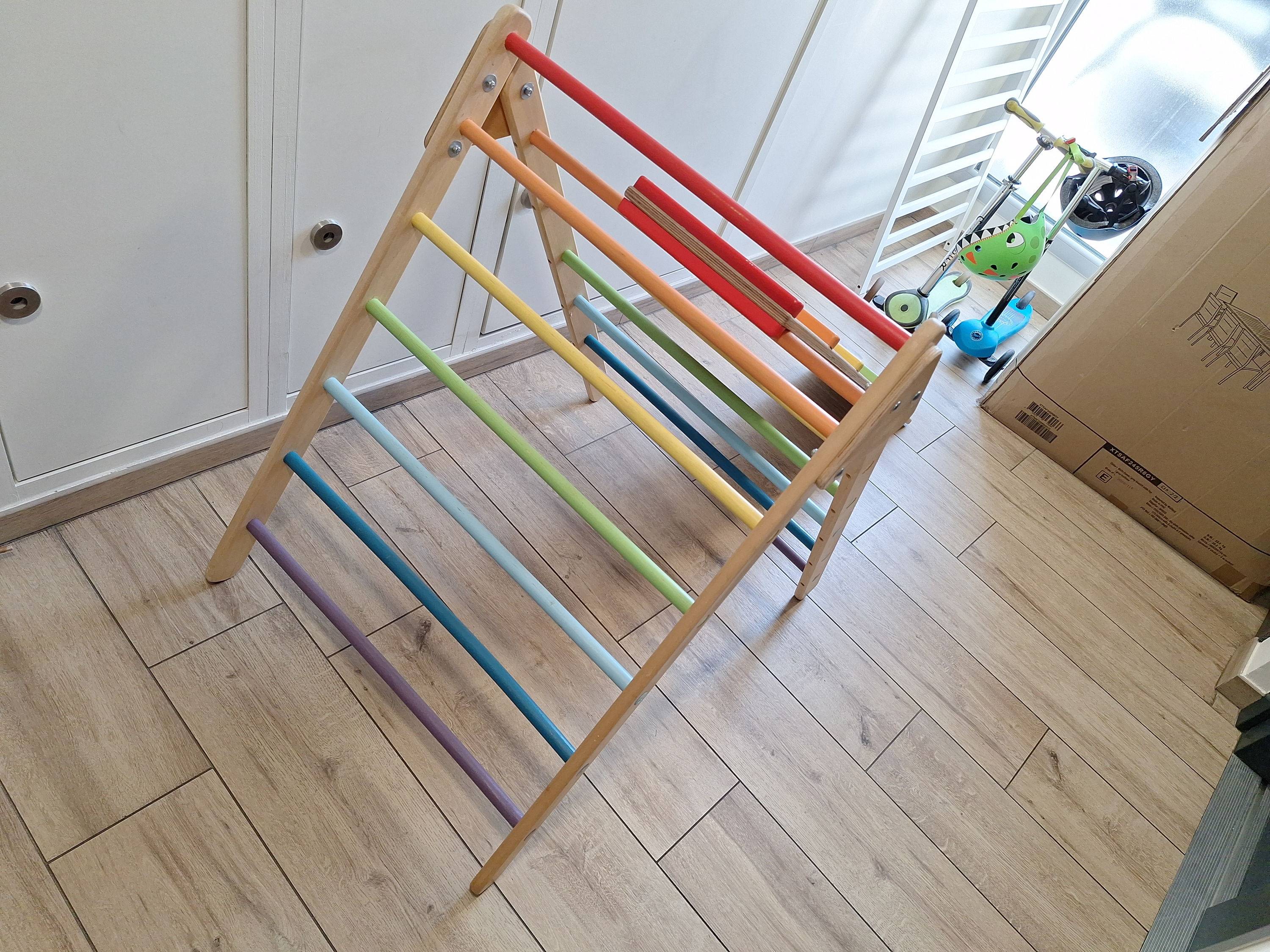 Vends triangle de Pikler en bois