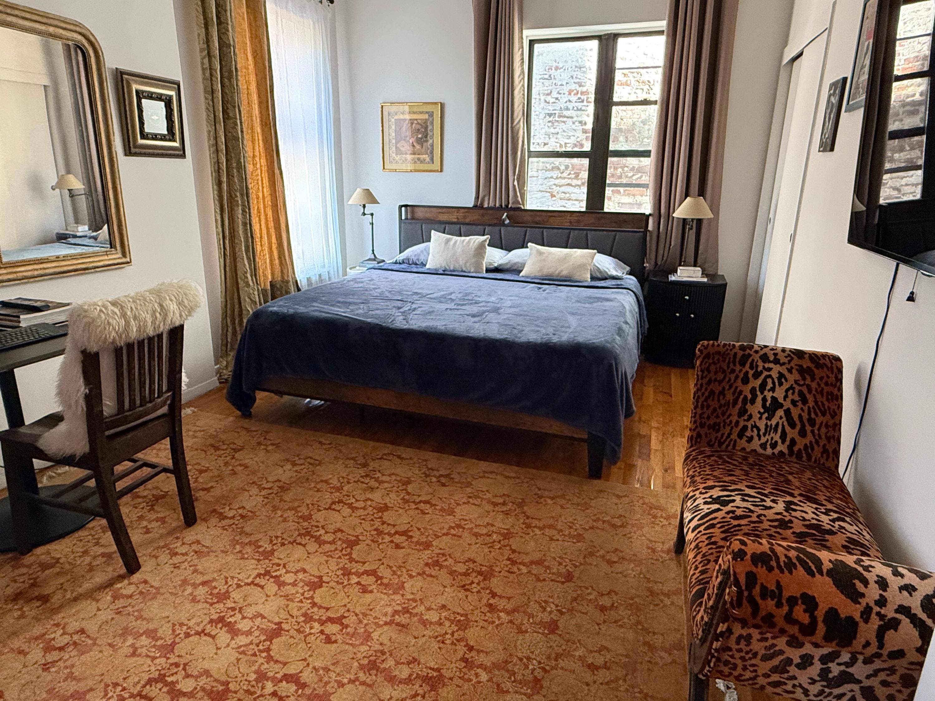 Loue grande chambre king size - 3 couchages dans bel appartement de décorateur