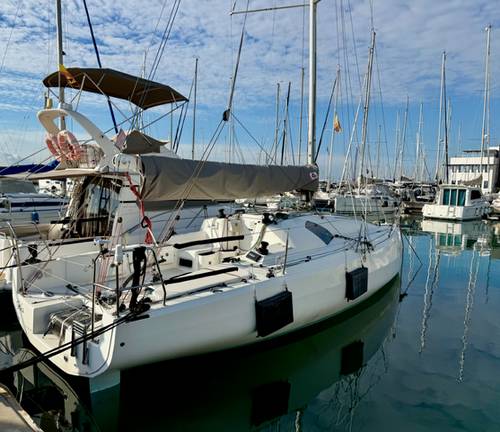 Sun Fast 3300 de 2019, 2ème main avec historique complet connu. Prix Ttc, Pavillon Francais. Prêt à naviguer