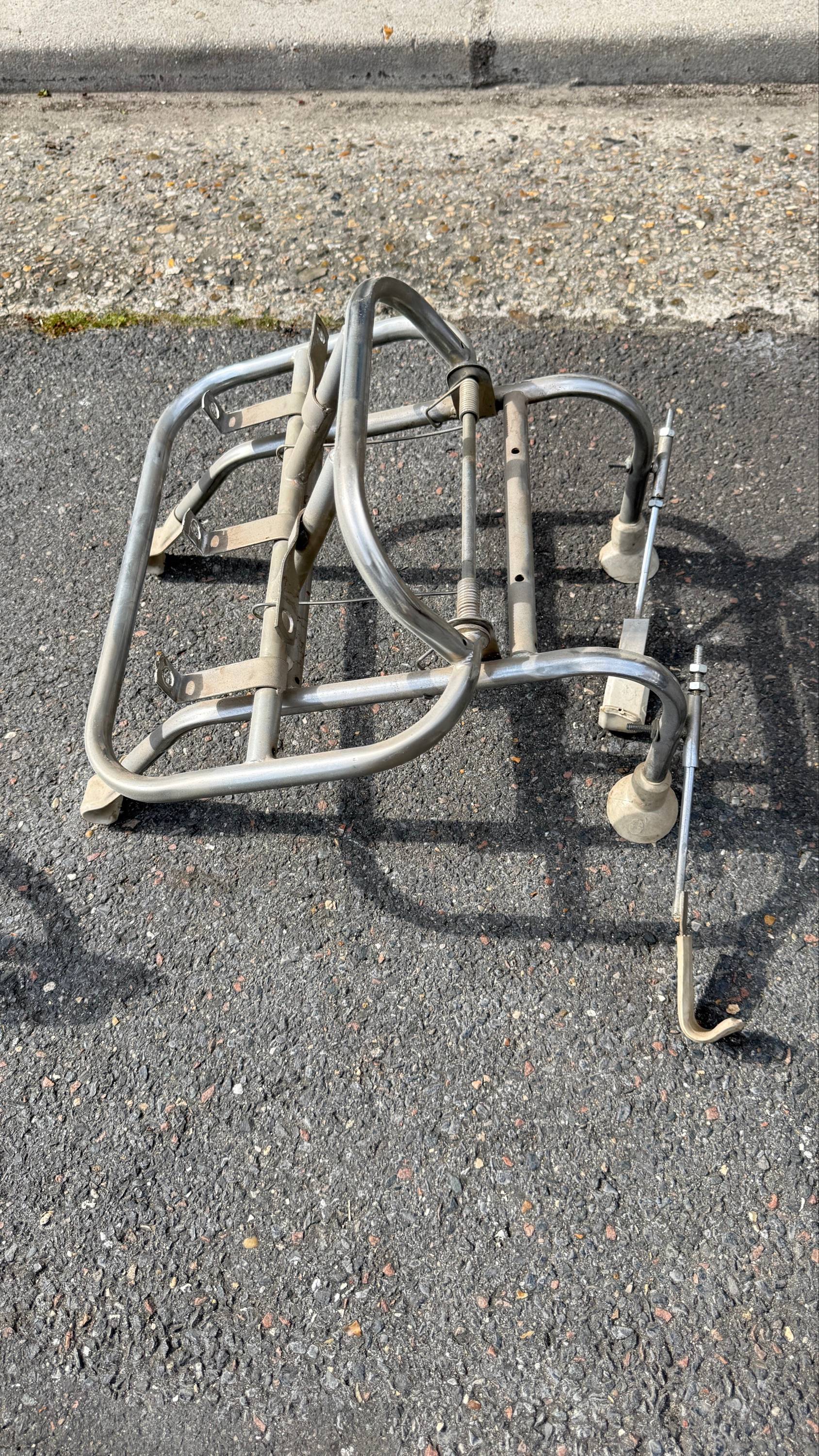 Vends porte-bagages avant pour scooter vintage, 1960, 1km