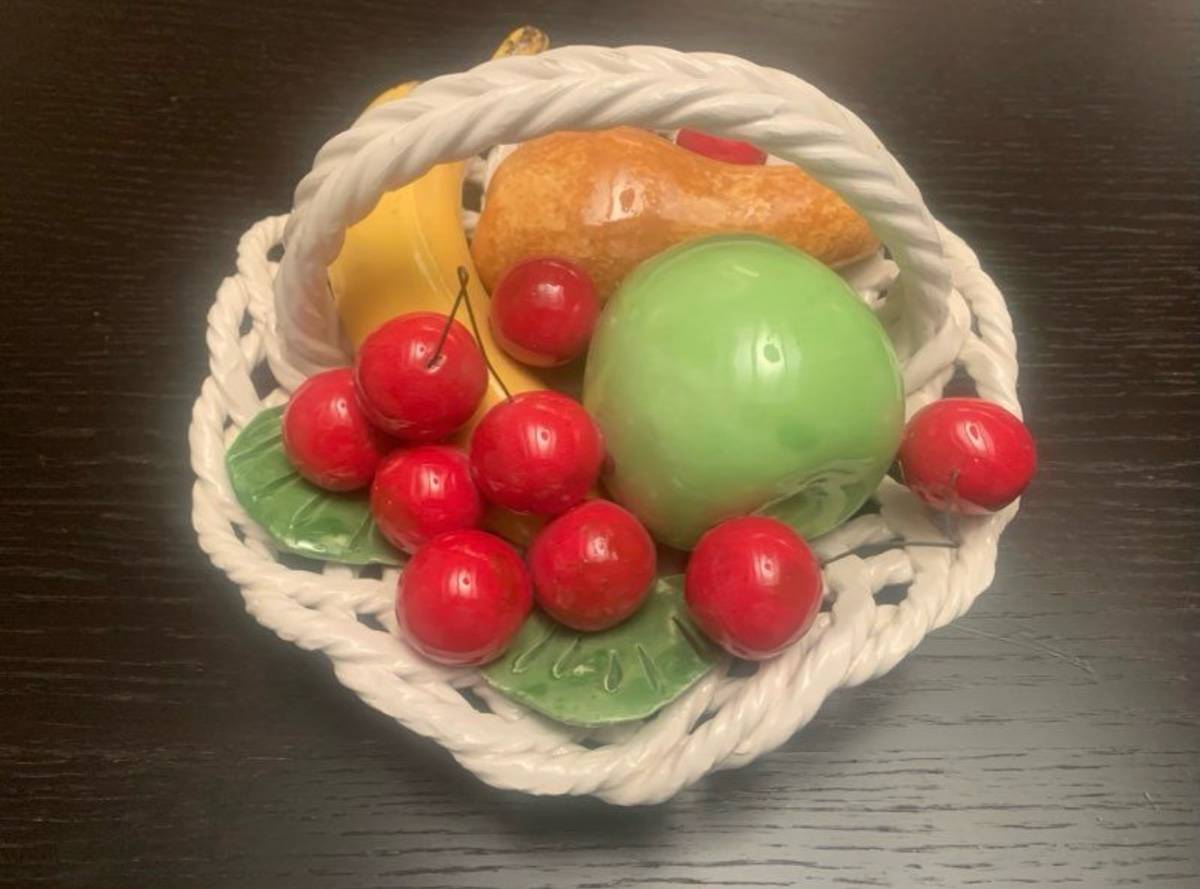 Vends un panier de fruits en céramique, état neuf