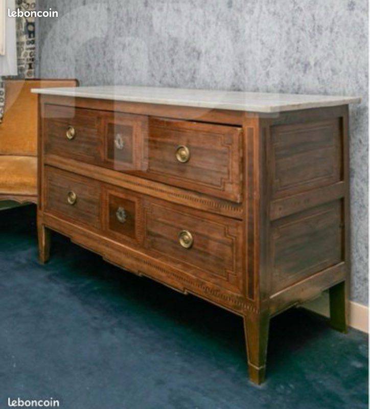 Vends Commode Sauteuse marquetée époque Louis XVI