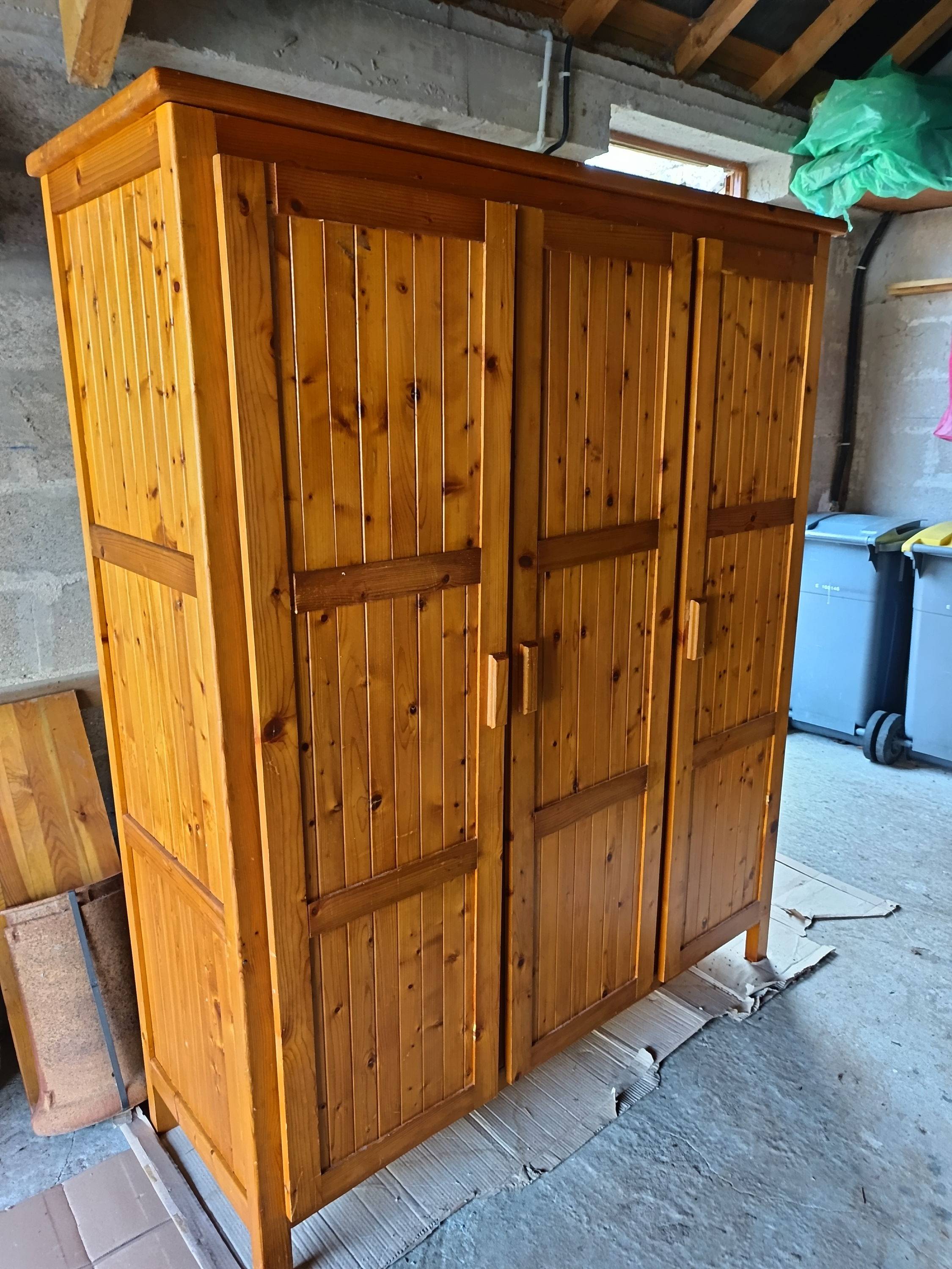 Vends armoire en pin