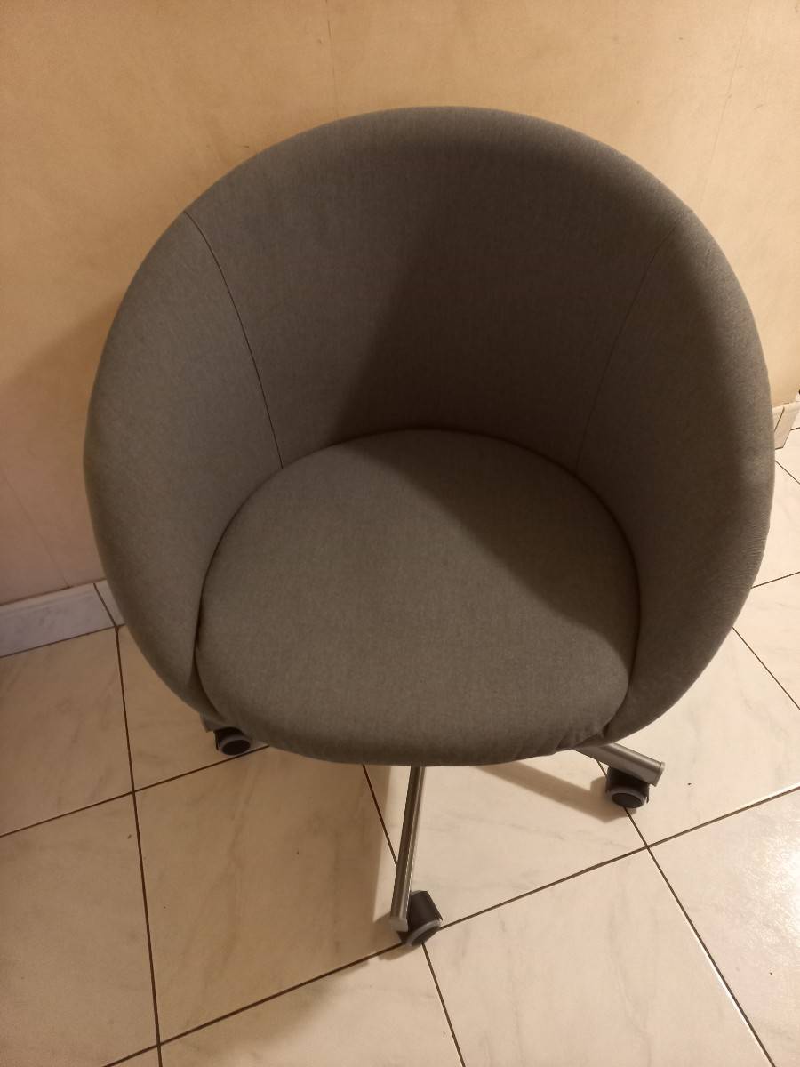 Fauteuil pivotant Skruvsta Ikea gris clair
