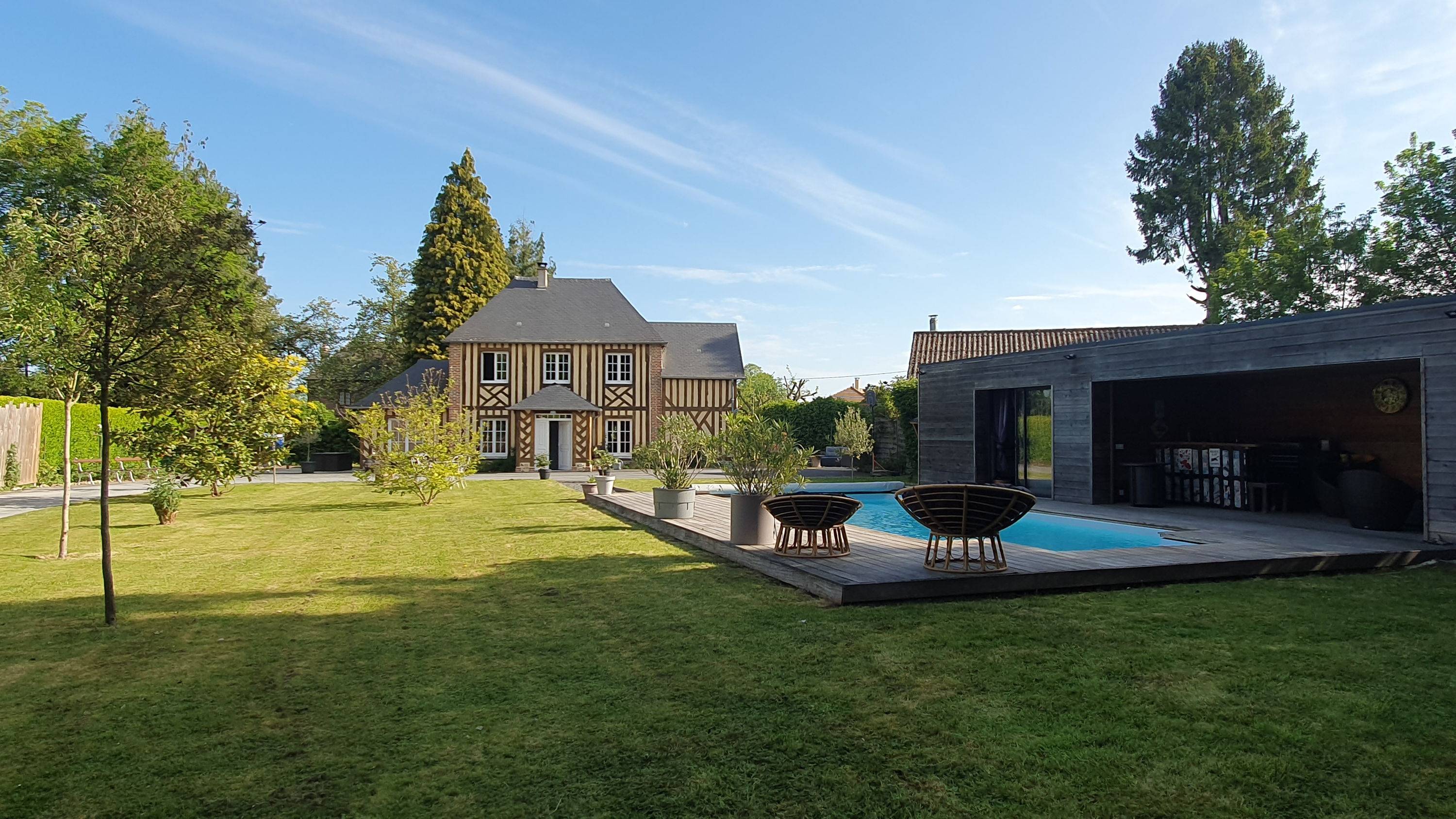 Vends charmante maison normande 4 chambres, piscine et Pool House