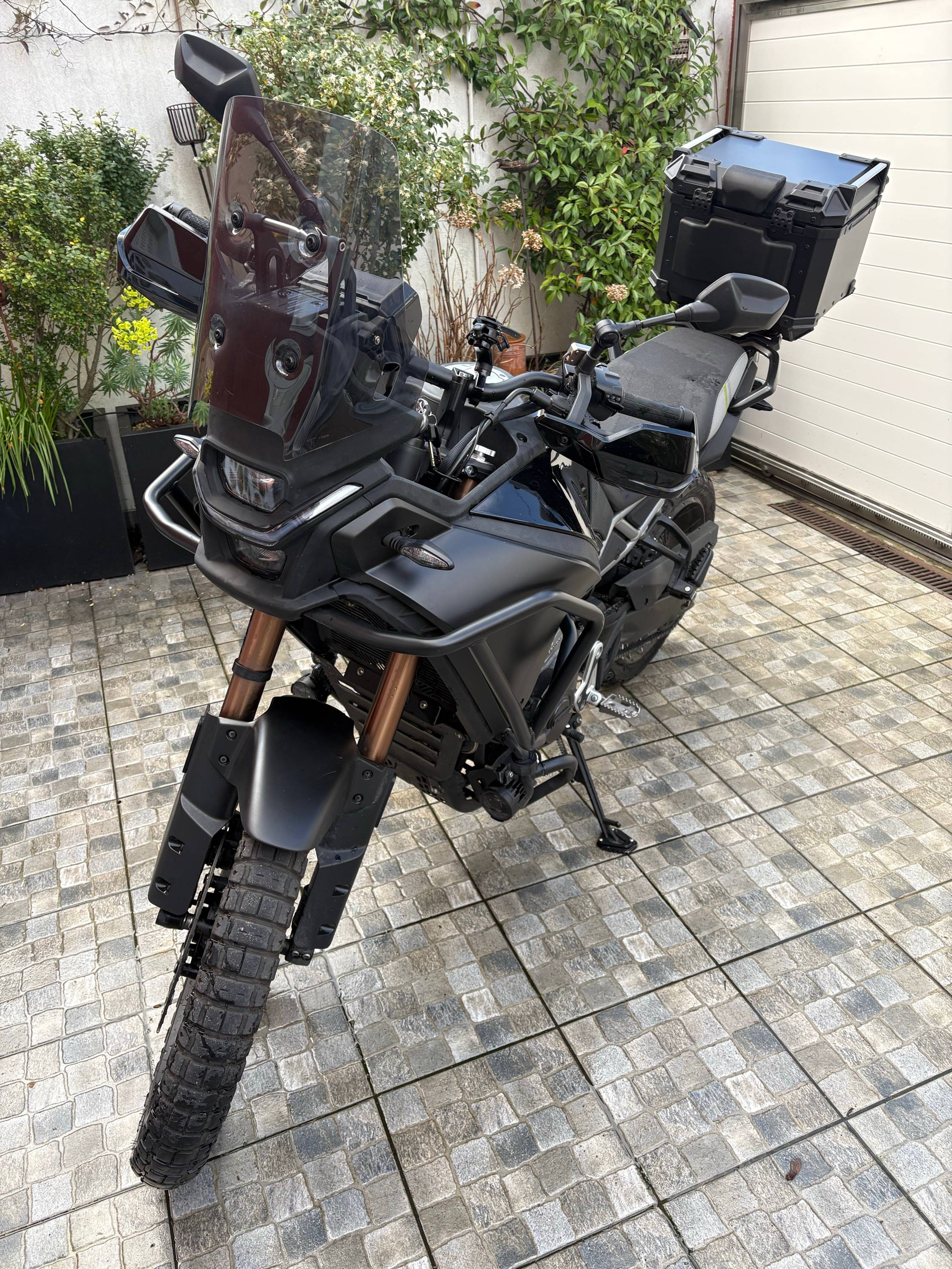 Vends moto CFMOTO 450MT, 2024, 11750km