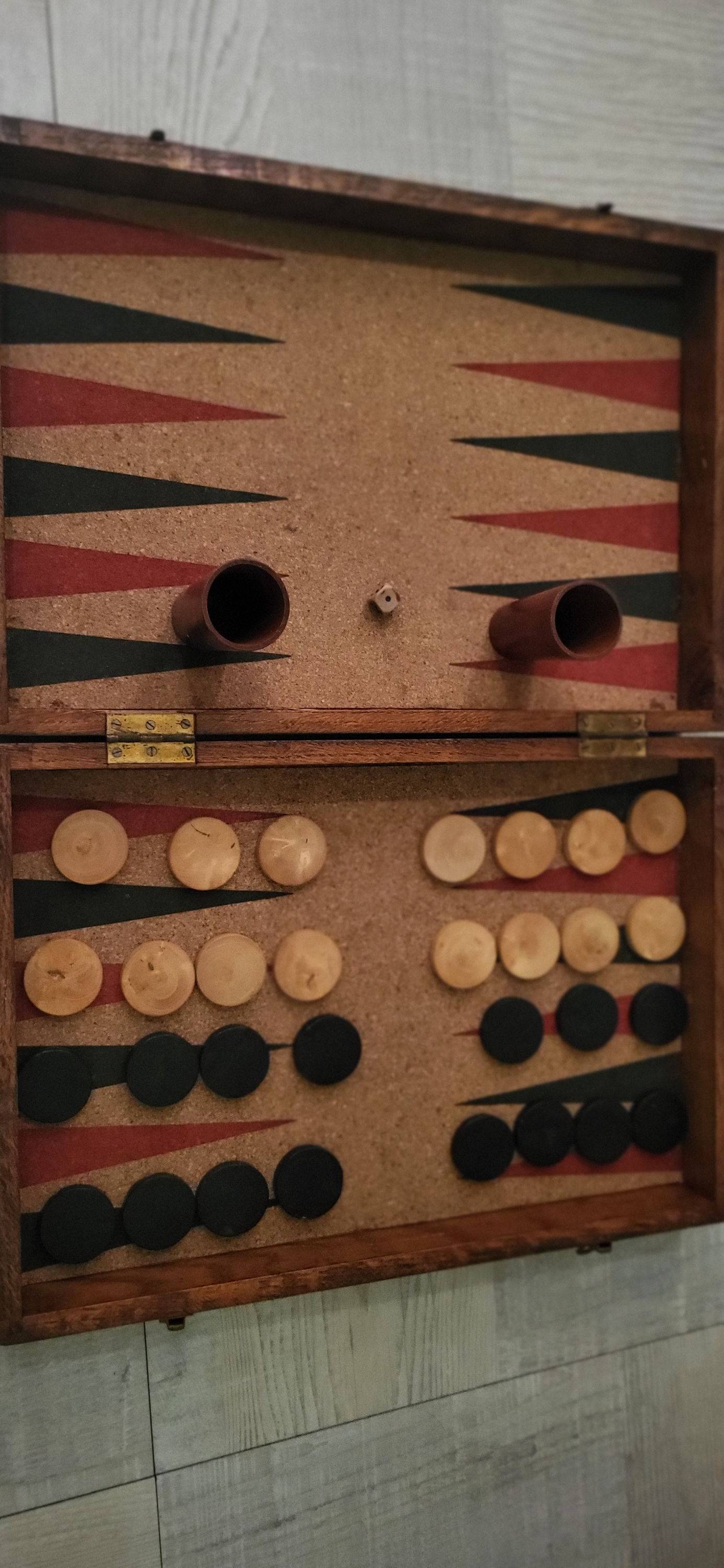 Ancien jeu de backgammon