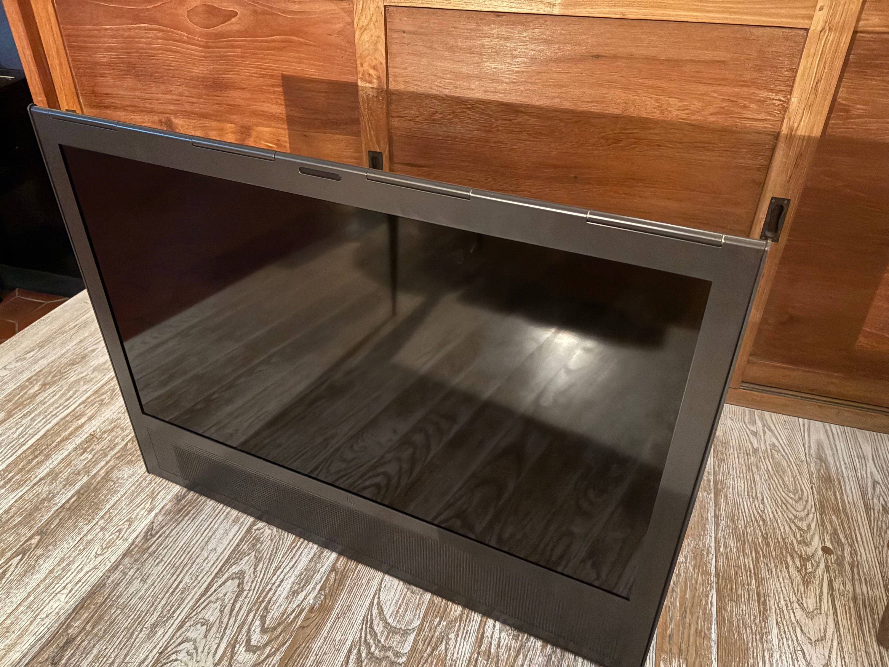 Vends télévision Bang @ Olufsen + Enceintes BOZE