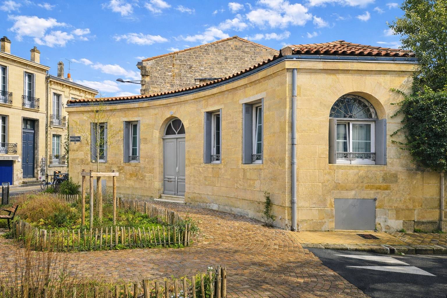 Vends maison avec patio - 190m² - Quartier calme, proche écoles et Jardin Public