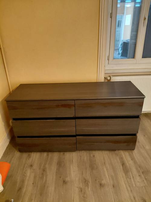 Vends commode de télévision