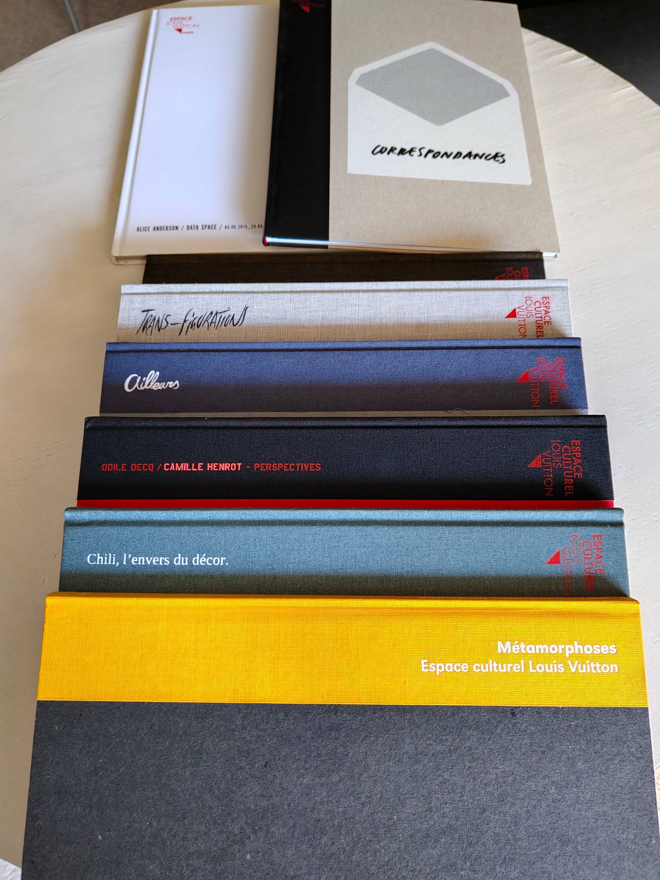 Je vends 9 catalogues d’expositions de l’Espace Culturel Louis Vuitton Paris