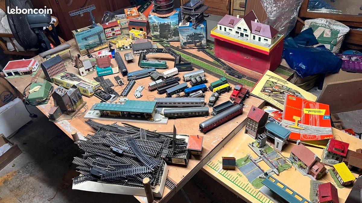 Vends_Lot trains électriques, décors & accessoires