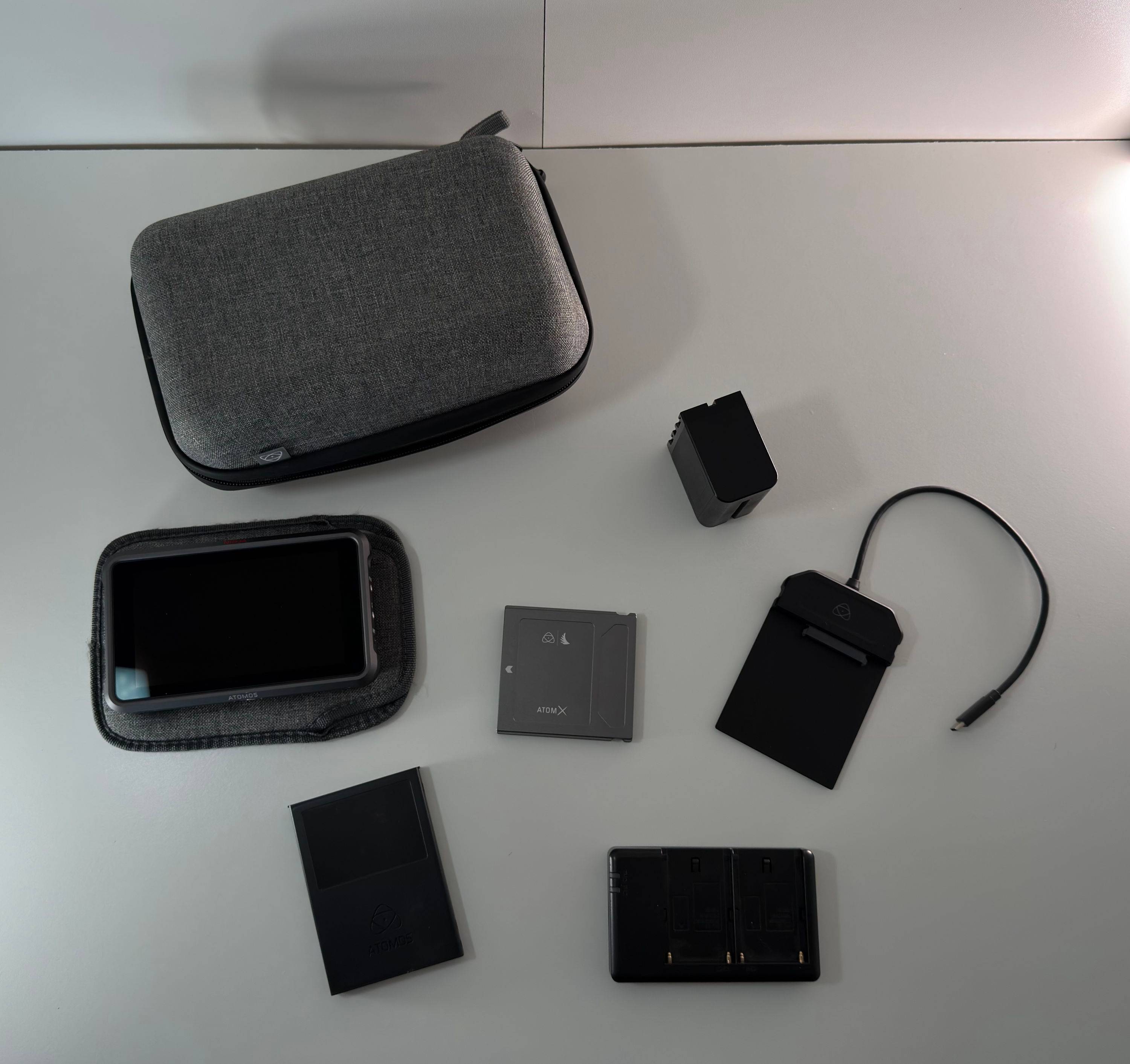 Atomos Ninja V+ – Pack complet pro (SSD 500Go + batterie 7800mAh + cage SmallRig)