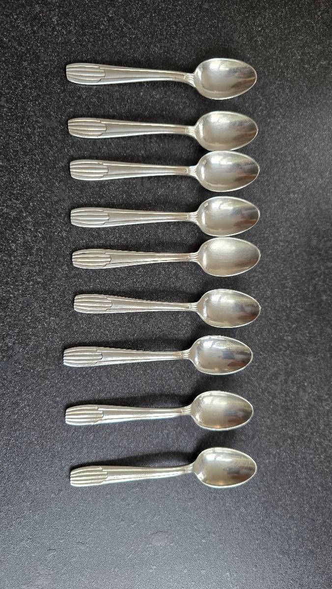 Vends lot de 9 cuillers à moka en métal argenté style art déco