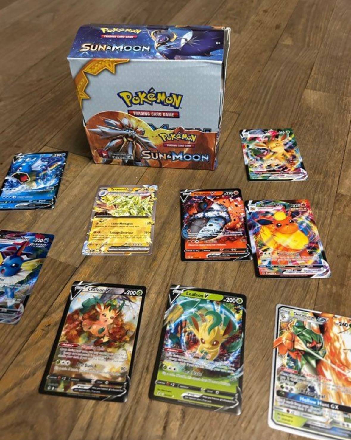 Vends 3 display Pokémon Lune et Soleil neuves cartes étrangères