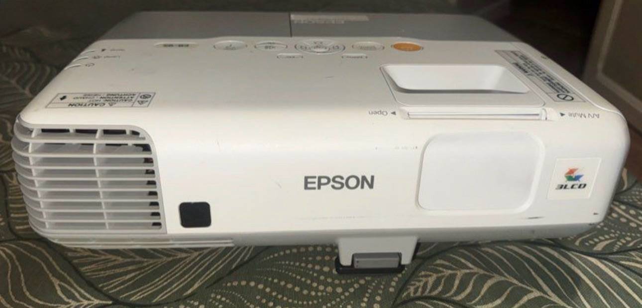 Vends vidéo projecteur Epson en très bon état