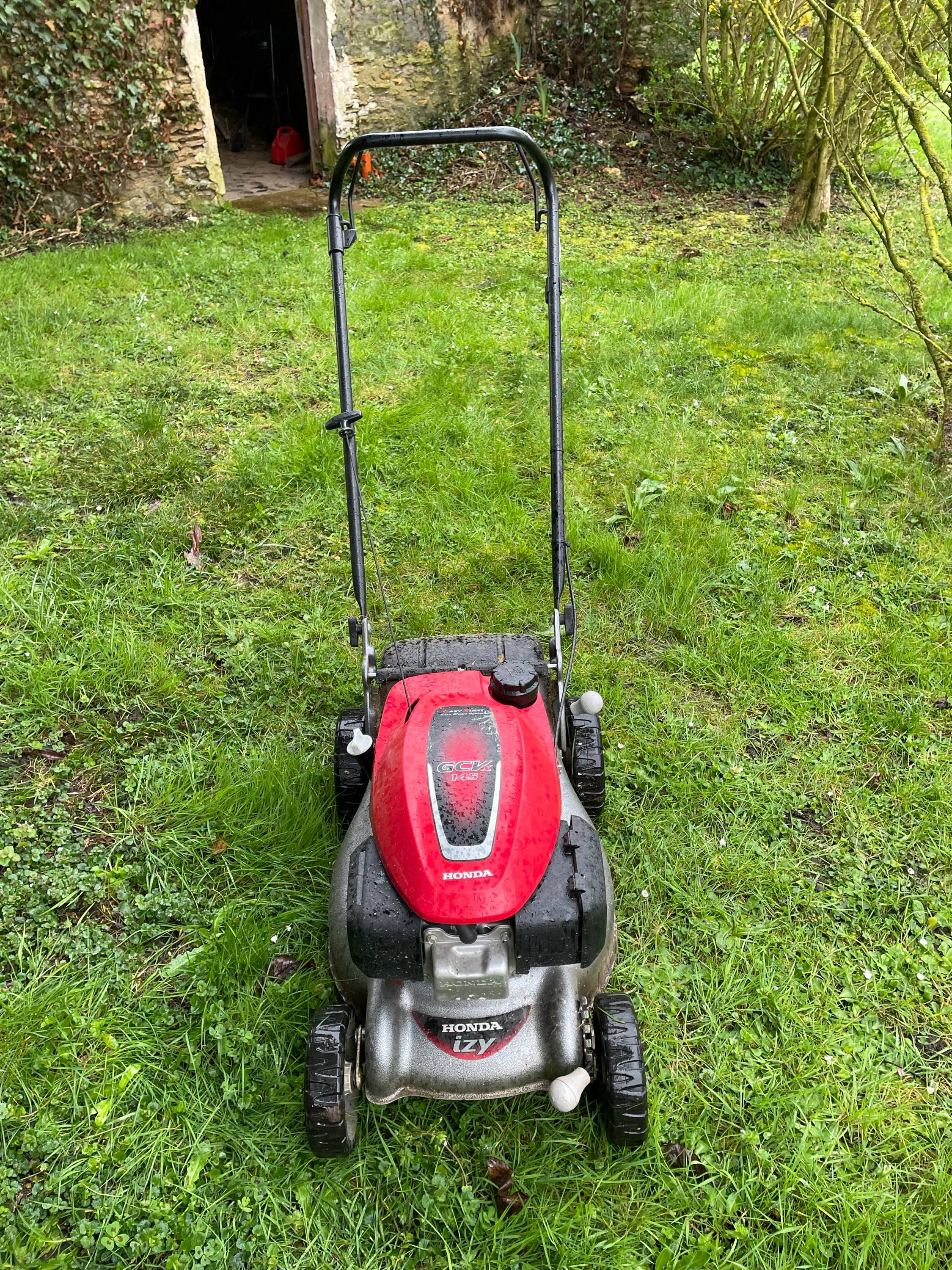 Vends tondeuse poussée Honda thermique 41 cm