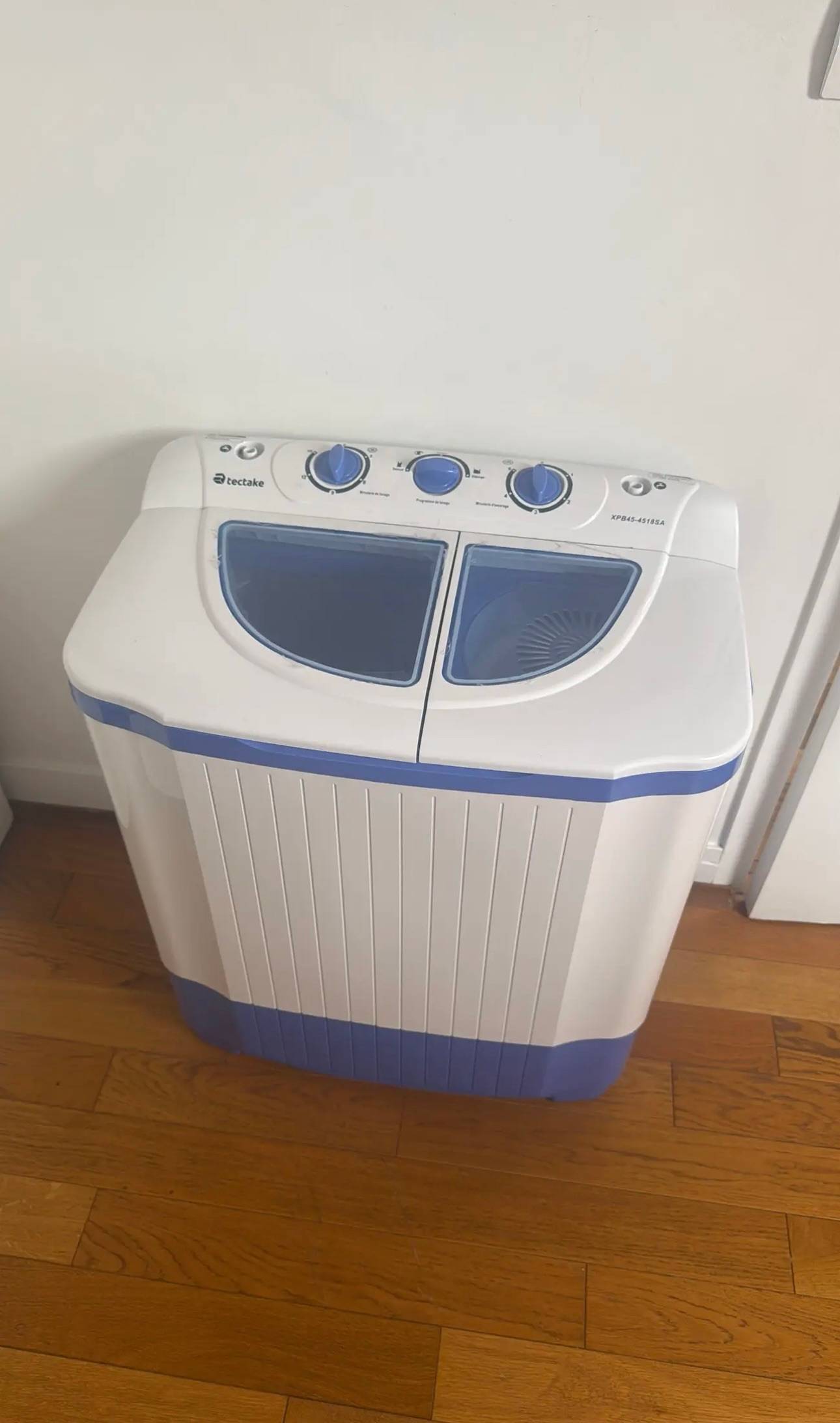 Vends machine à laver sans raccordement (idéal pour les petits studios parisiens sans machine)