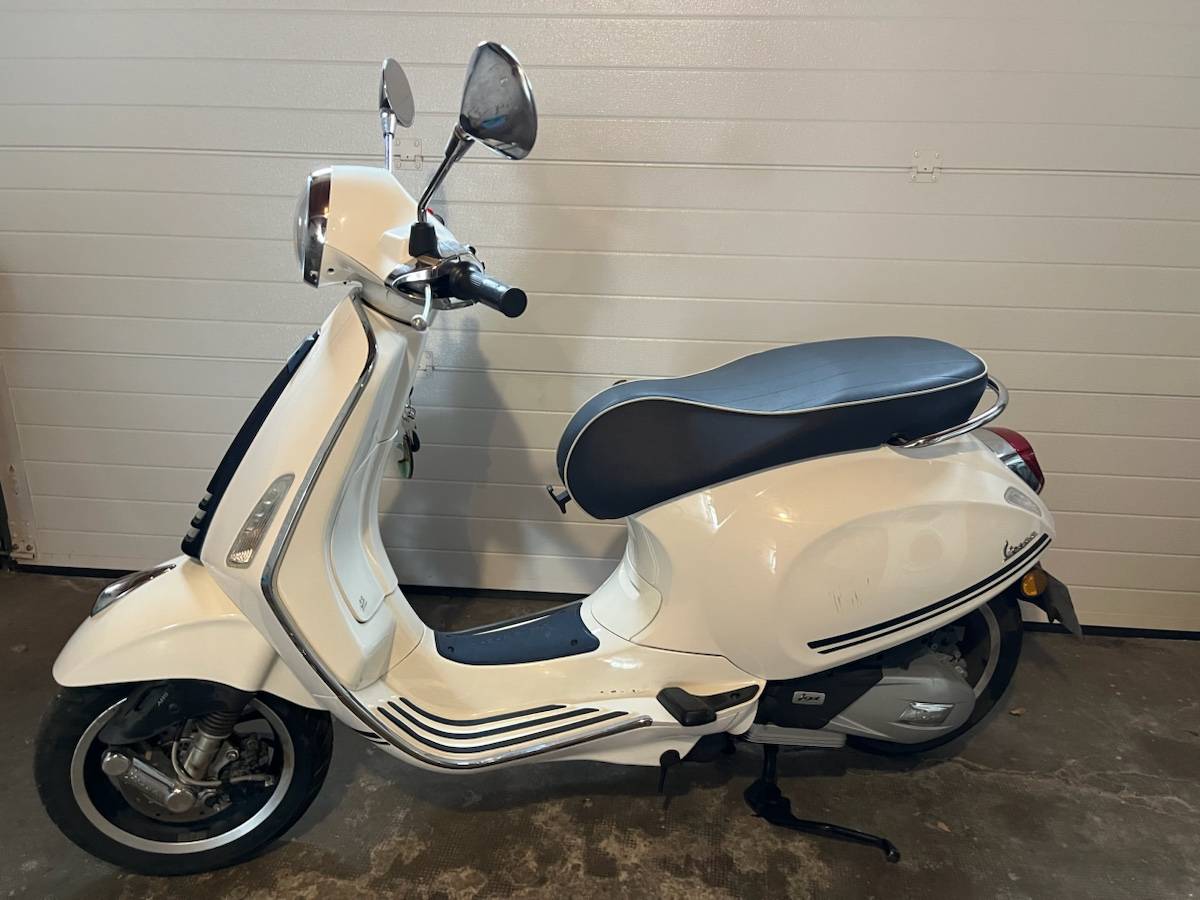 Vends Vespa 125 série Yachclub, 2018, 4200km