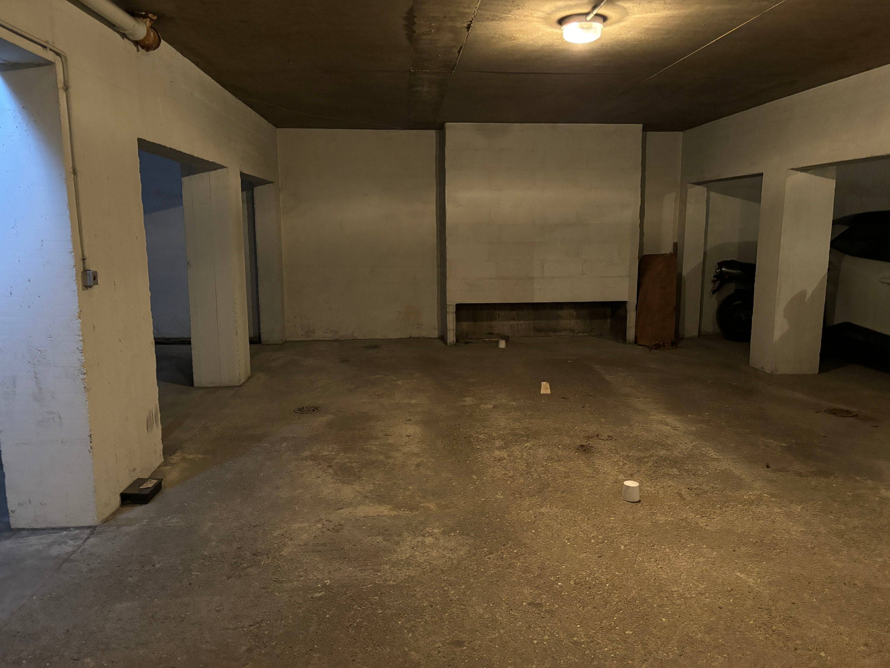 Loue place de parking - 14m² - Mairie XIXème Laumière