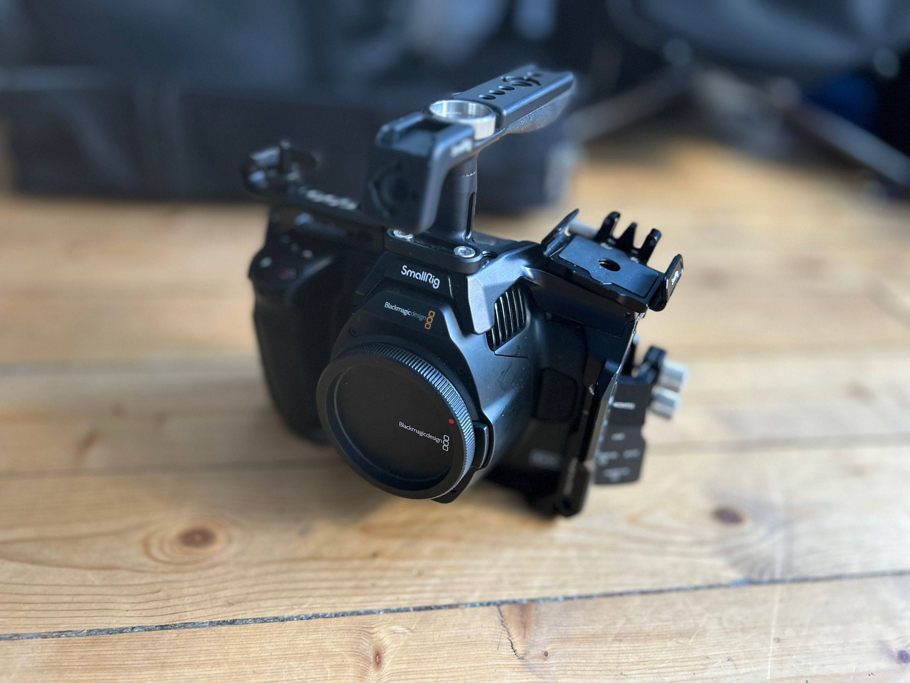 Vends Caméra Professionnelle Blackmagic Pocket Cinema Camera 6K Pro