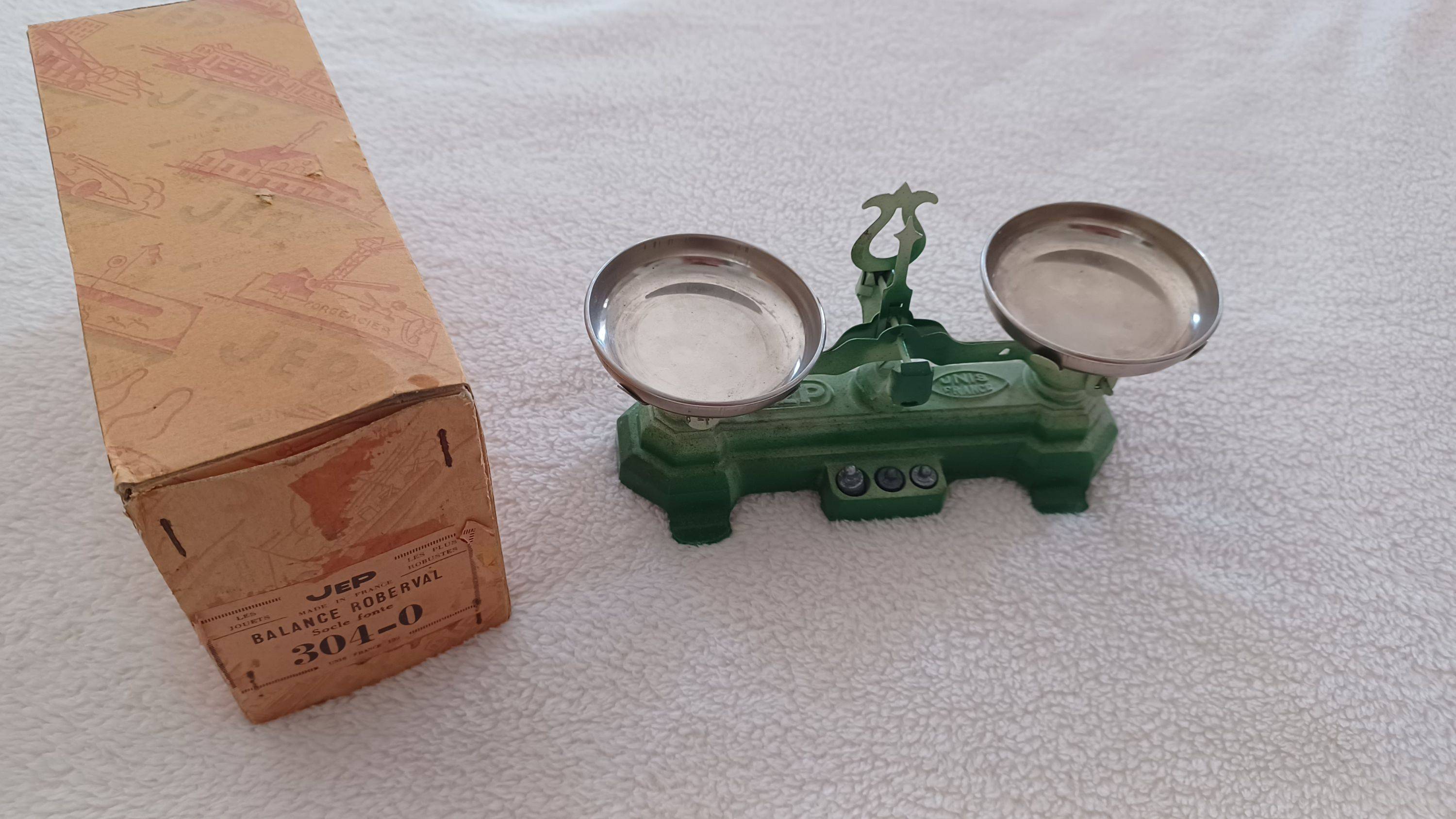 Vends jouet ancien : balance Roberval