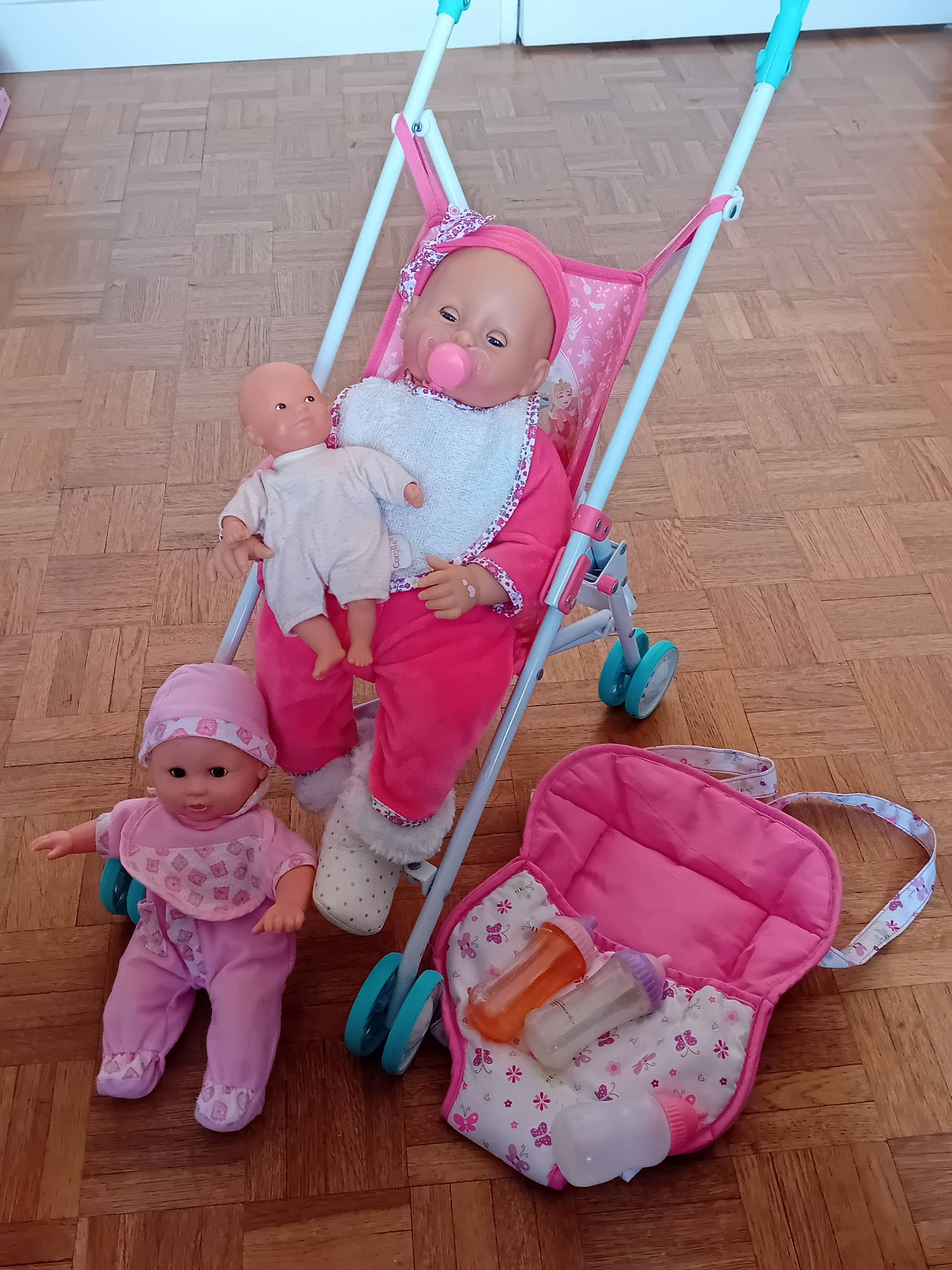 Vends 3 poupées Corolle et accessoires