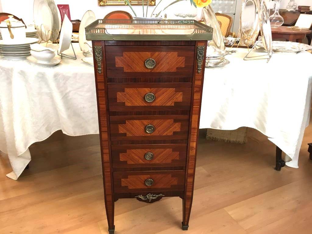 Vends chiffonnier de style Louis XVI