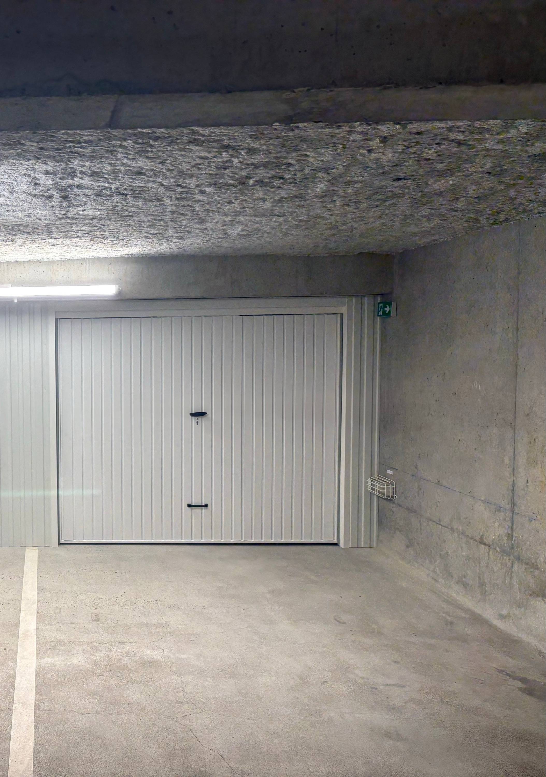 Loue parking/box- 20m² - Rouen