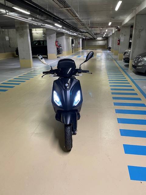 Vends Scooter Piaggio électrique, 2022, 10224km