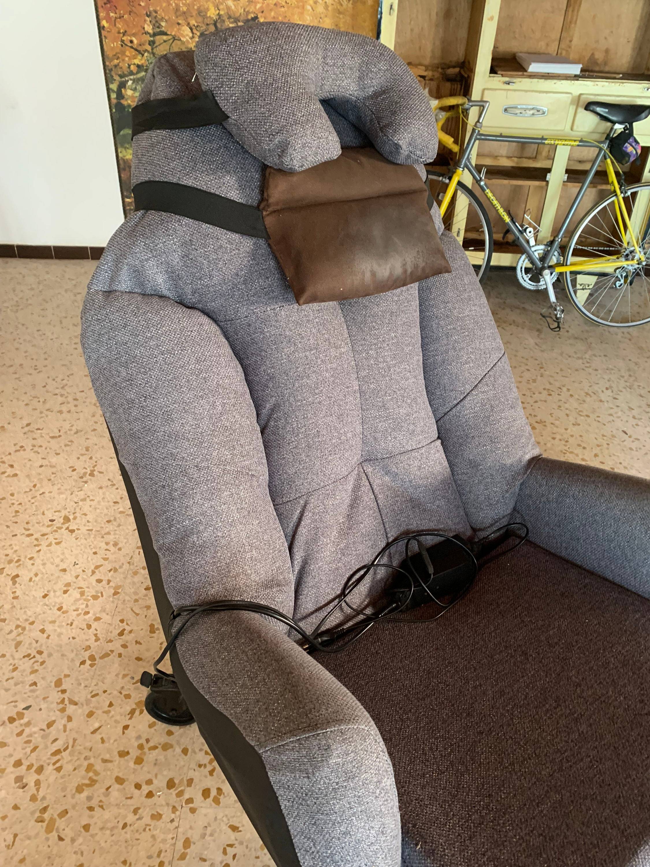 Vends fauteuil inclinable médicalisé Starlev Innové